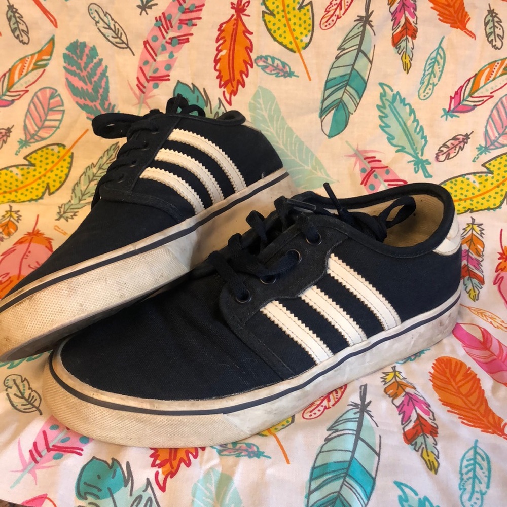 Used ADIDAS Seeley Shoes Navy blue with white stripes |Size: 3|